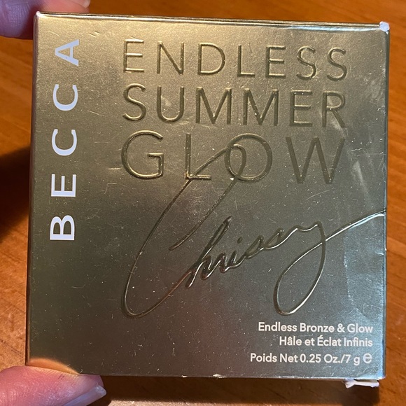 Becca Endless Summer Glow Bronze & Glow Palette - Picture 2 of 14